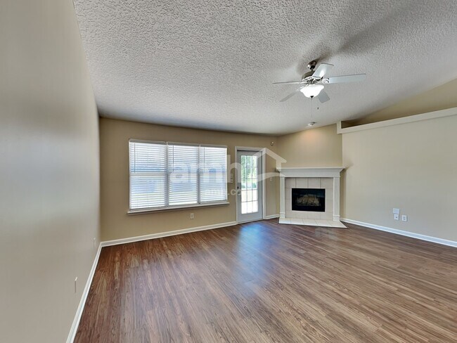 Building Photo - 3251 Sexton Dr