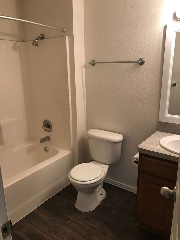 Primary Photo - AVAILABLE NOW!!! Charming 3 bed, 2 bath, 1...