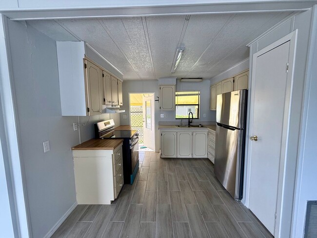Foto del edificio - 1003 52nd Ave W