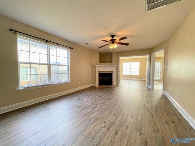 Foto del edificio - 29712 Robert Lee Ct