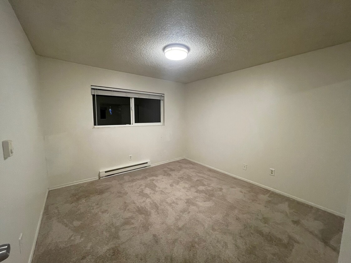 Dormitorio 1 - 426 75th St SE