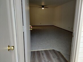 Building Photo - 601 Stacey Dr