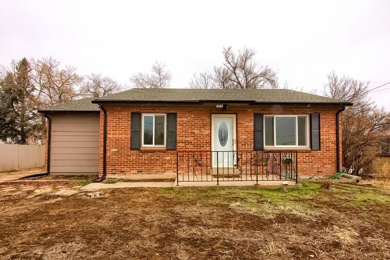 Primary Photo - 2685 W Hillside Ave