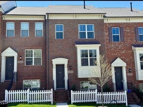 Building Photo - 14011 Godwit St