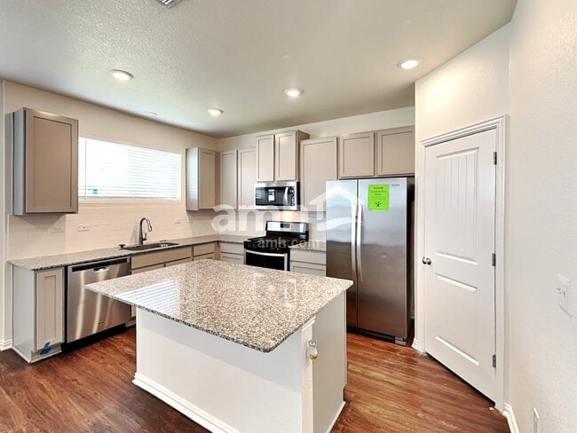 Building Photo - 2733 Wolfcreek