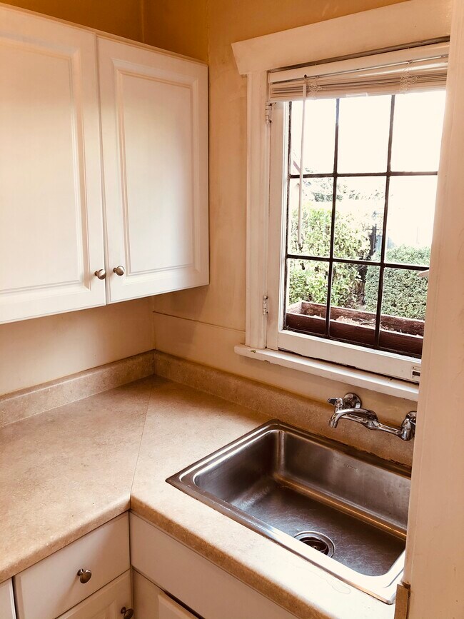 Foto del edificio - 633 12th Ave E