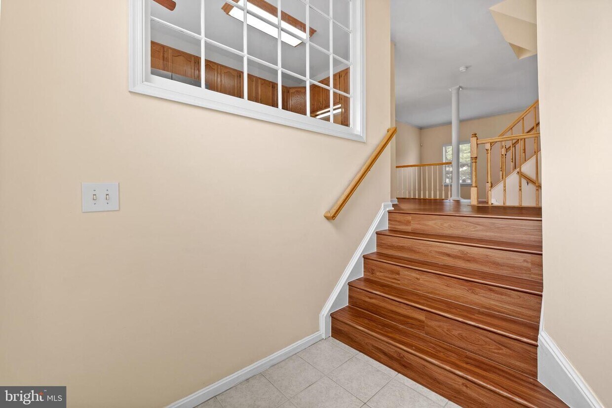 Primary Photo - 401 Ben Neuis Pl