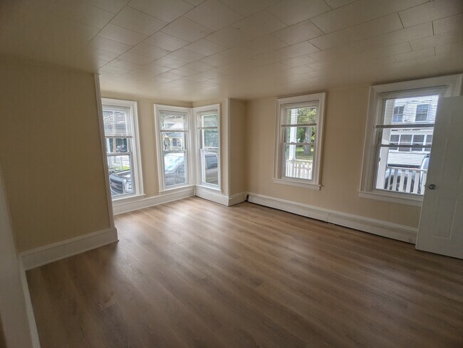 Foto del edificio - 315 Pleasant St