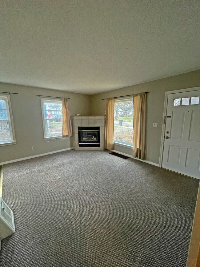 Foto del edificio - Three Bedroom Two Bath in North East Ann A...