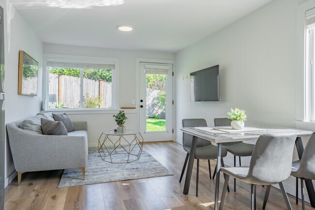 Photo - 906 N 101st St Apartment