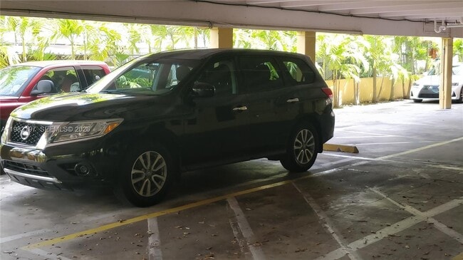 Building Photo - 1975 NE 135th St