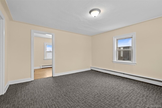 Foto del edificio - 1883 Bellmore Ave