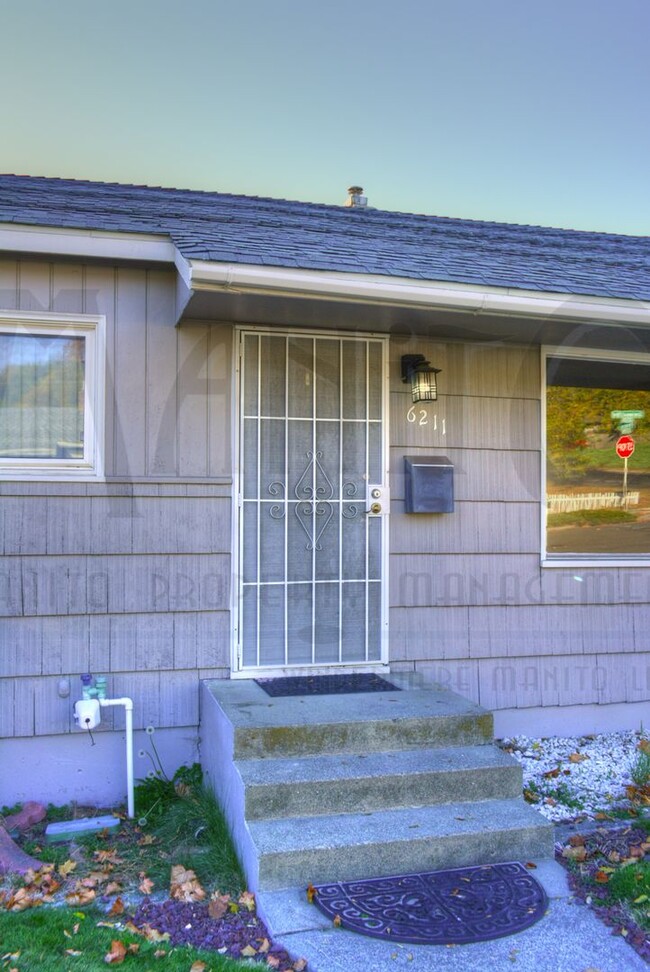 Building Photo - Shadle Bungalow with finished basement