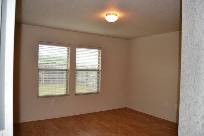 Building Photo - 5915 Camier Cove