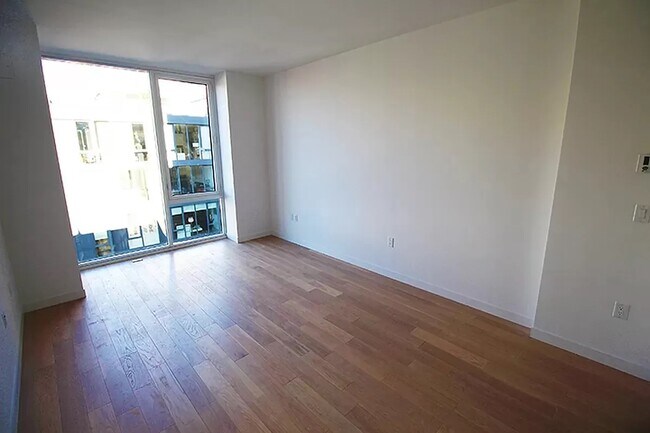 Building Photo - 540 W 49th St
