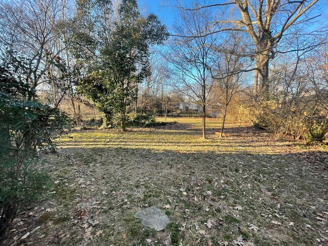 Foto del edificio - Renovated 2 BR Convenient to Battleground