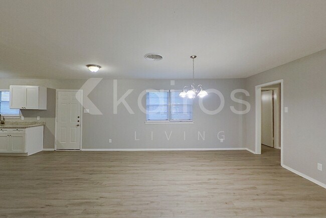 Building Photo - 3609 Grady St
