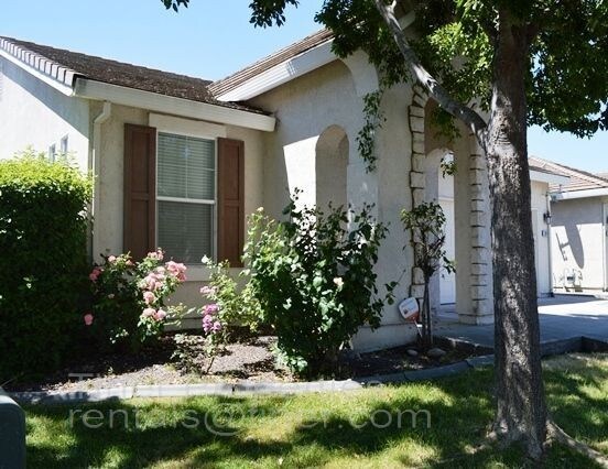 Building Photo - Gorgeous 4 Bedroom Regency Park Home