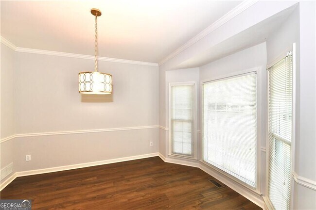 Foto del edificio - 5025 Byers Rd