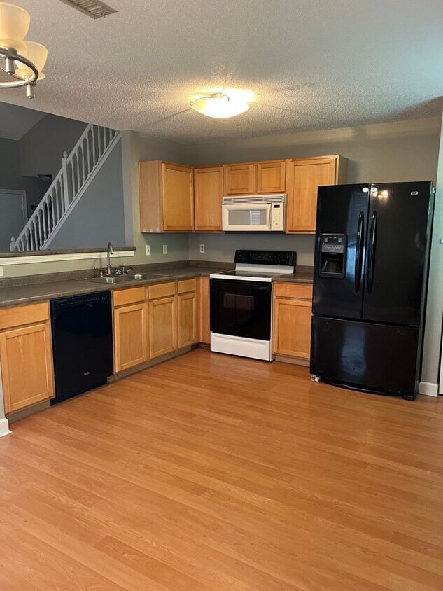 Building Photo - 2361 Amberleigh Dr