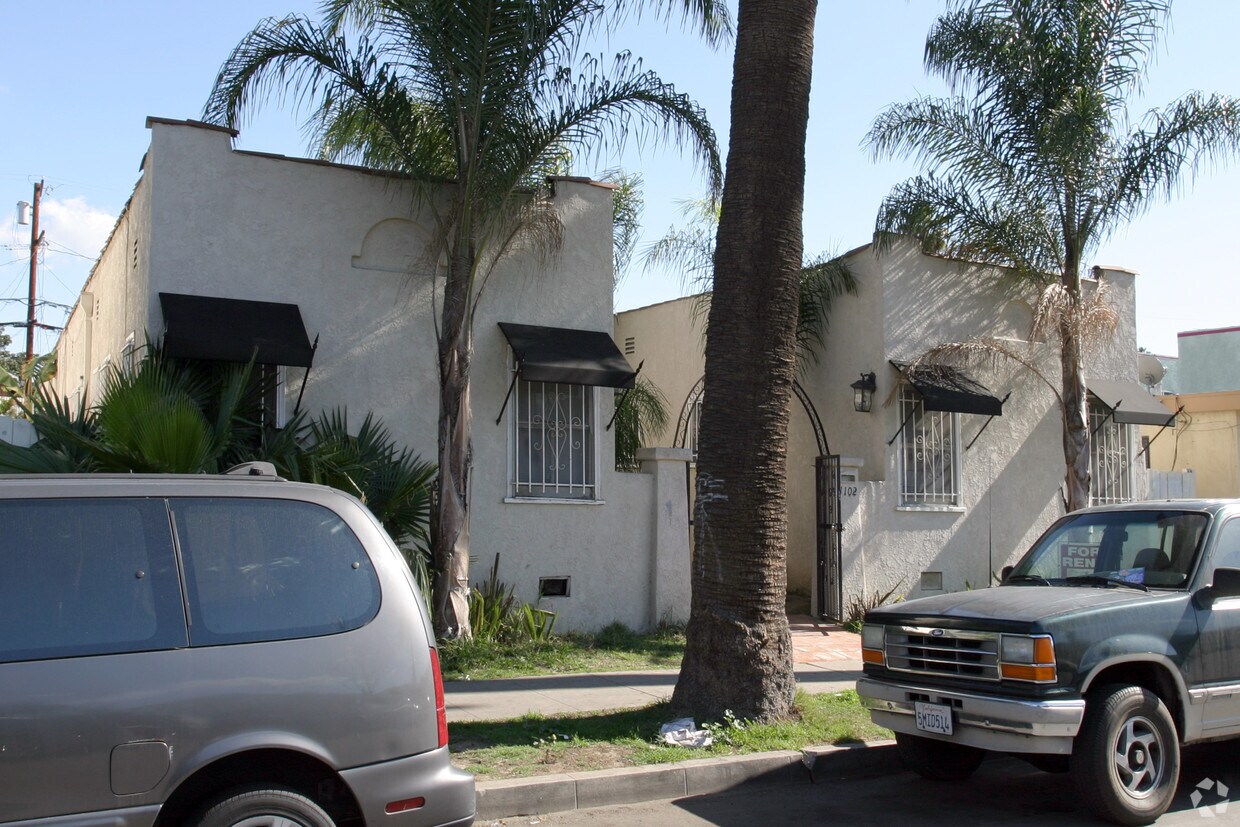 Foto del edificio - 1102 Dawson Ave