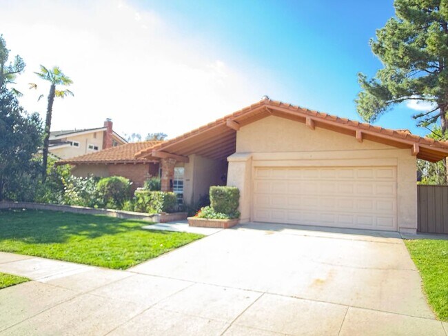 Building Photo - 1279 Clayford Ave