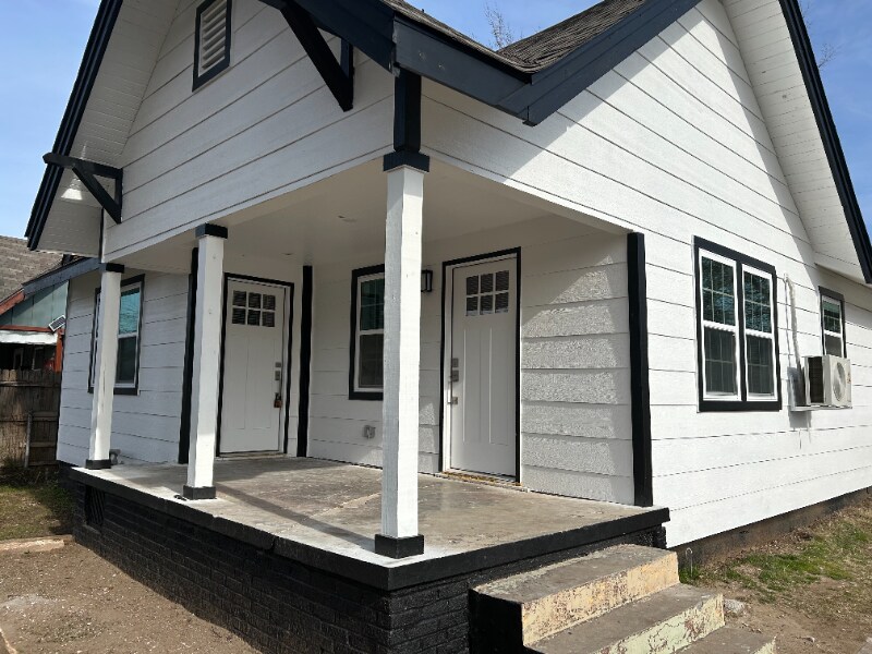Primary Photo - 823 N Birmingham Ave