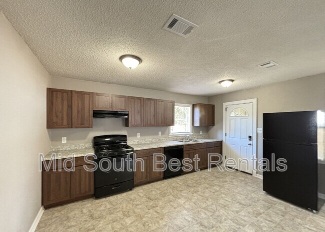 Foto del edificio - 5617 Shamrock Dr