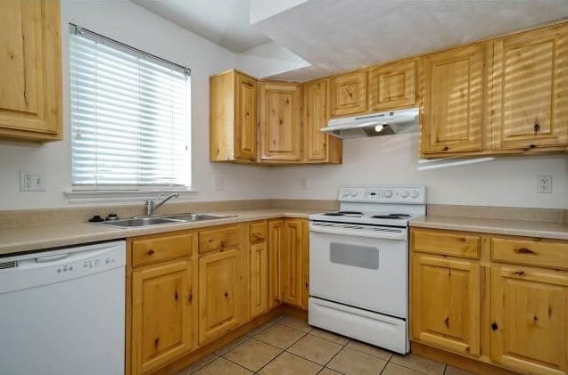 Building Photo - 88 250 N