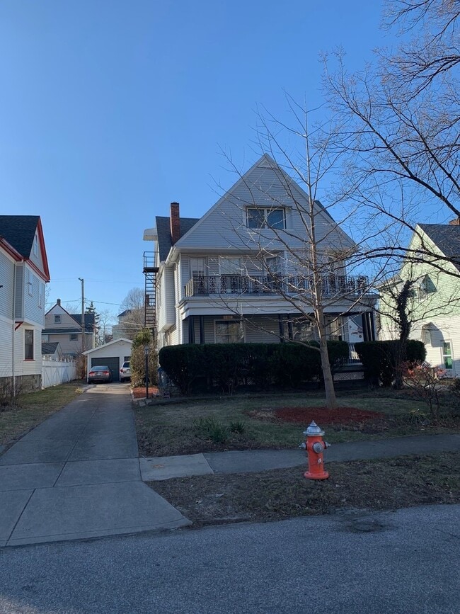 Building Photo - 1298 W 111th St