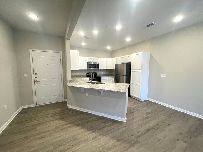 Foto del edificio - 300 Willow Grv Wy