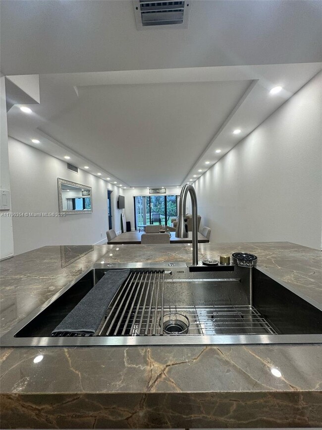 Building Photo - 10044 S Ocean Dr