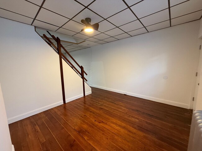 Foto del edificio - Cute, updated 2BR house coming up for September 1st.