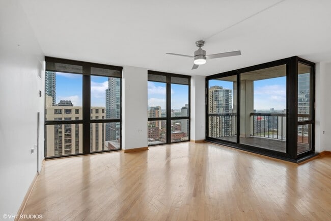 Building Photo - 1122 N Clark St