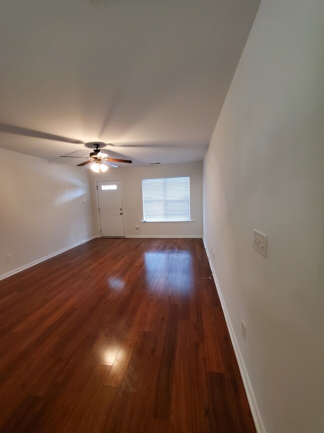 Living room - 64 Amersham Ln