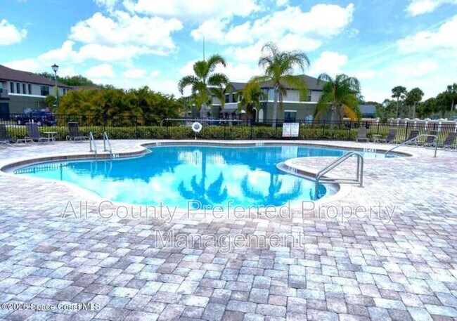 Building Photo - 1390 Lara Cir