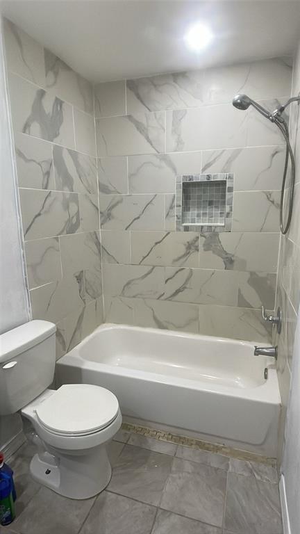 Foto del edificio - 6133 Arthur Ave