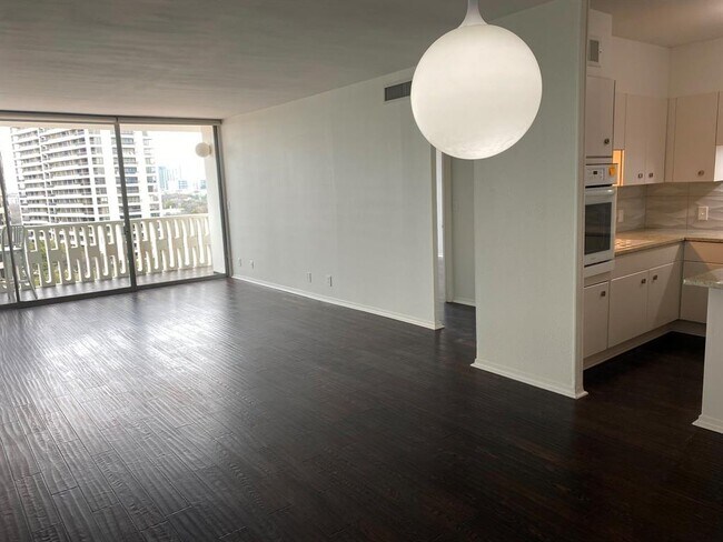 Foto del edificio - 3701 Turtle Creek Blvd