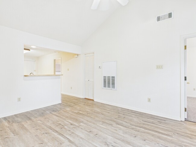 Foto del edificio - 1802 Woodsman Dr