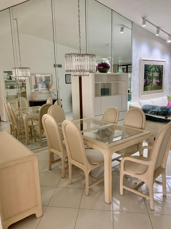 Foto del edificio - 15783 Loch Maree Ln