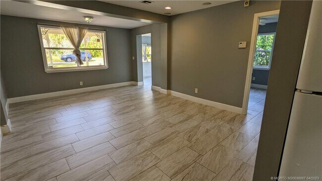 Foto del edificio - 976 SW 34th Terrace