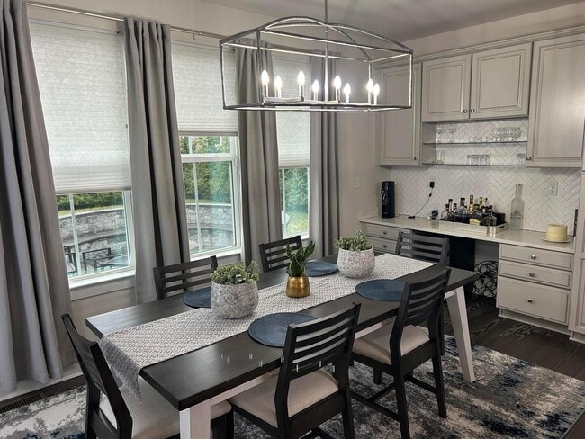 Building Photo - 603 Spring Hollow Dr