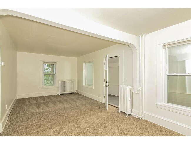 Foto del edificio - 250 N Irving Ave