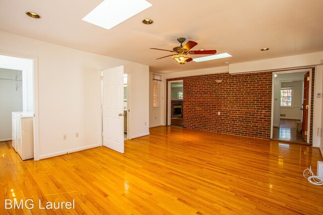 Foto del edificio - 3 br, 3.5 bath House - 4832 Queens Chapel ...