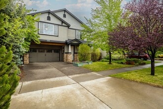 Building Photo - 835 NE Locksley Dr