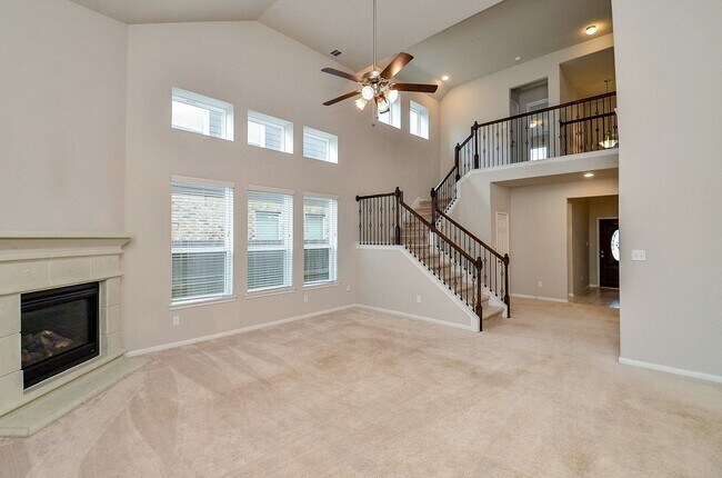 Foto del edificio - 5443 Grand View Dr