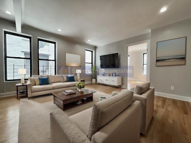 Foto principal - 3 bedroom in NEW YORK NY 10034