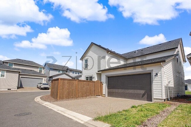 Building Photo - Unit