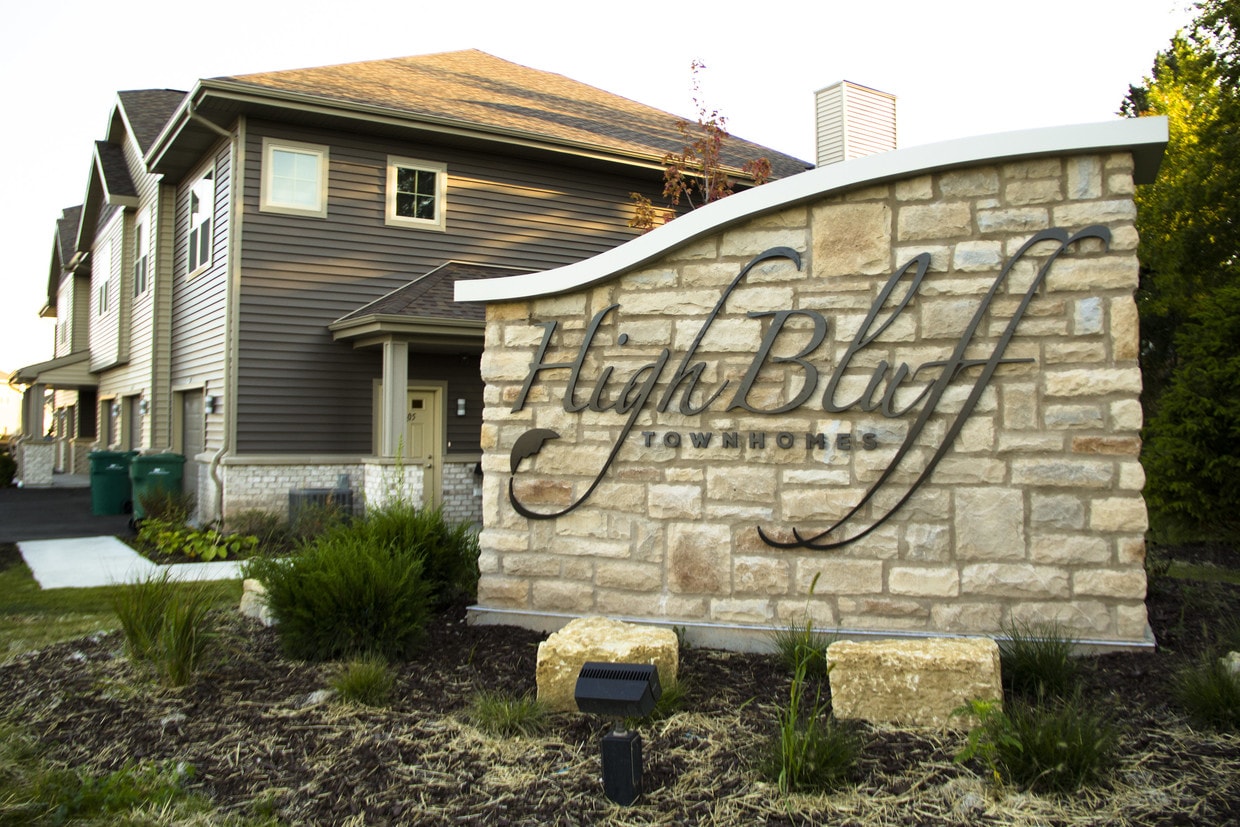 High Bluff Townhomes Apartments Grafton, WI