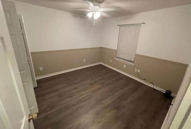 Foto del edificio - 10340 Chinaberry Ct